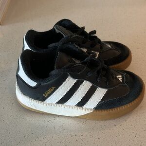 Toddler adidas Sambas!